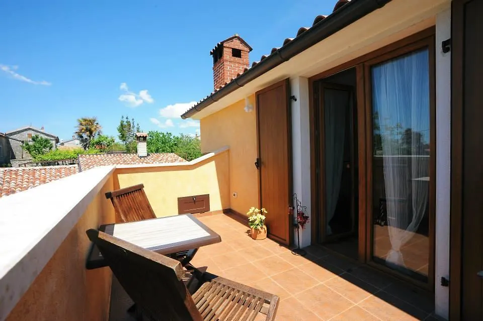 Villa Roy Barban 0*,